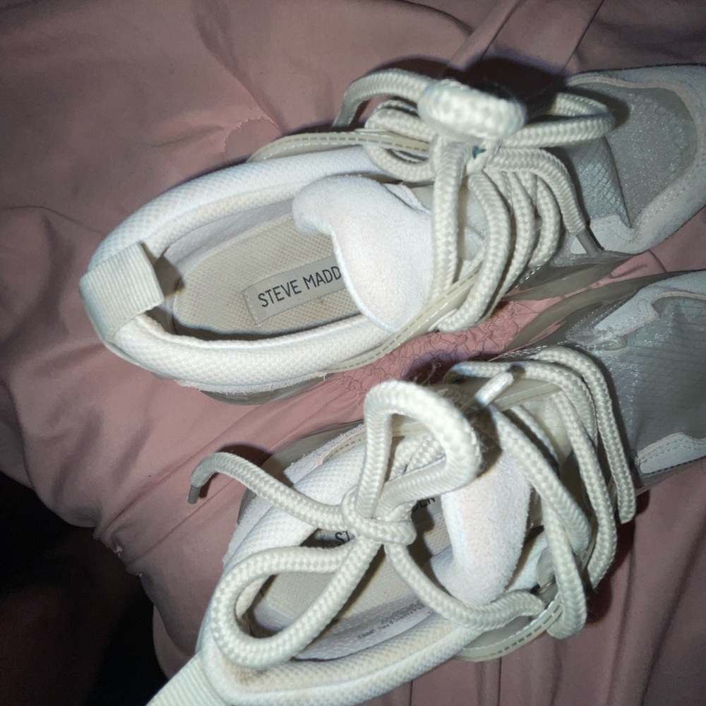 Cream byrdie Steve Madden sneaker